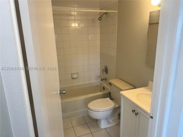 8075 NW 7th St #403, Unincorporated Dade County, Florida 33126, image 3