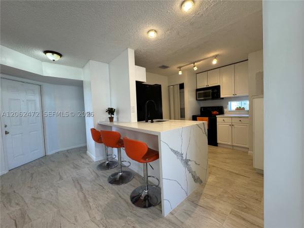Windmill Lakes, 8630 SW 3rd St #101, Pembroke Pines, Florida 33025, image 1