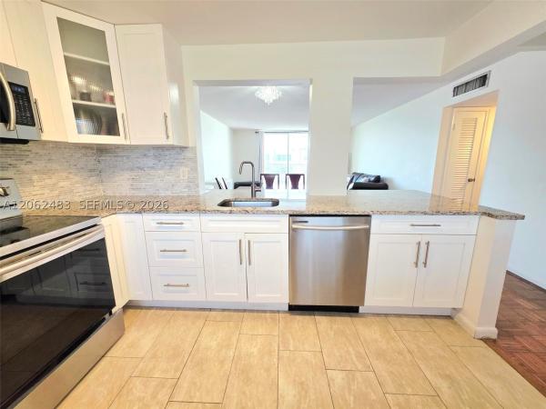 Meadowbrook Towers, 319 NE 14th Ave #702, Hallandale Beach, Florida 33009, image 3