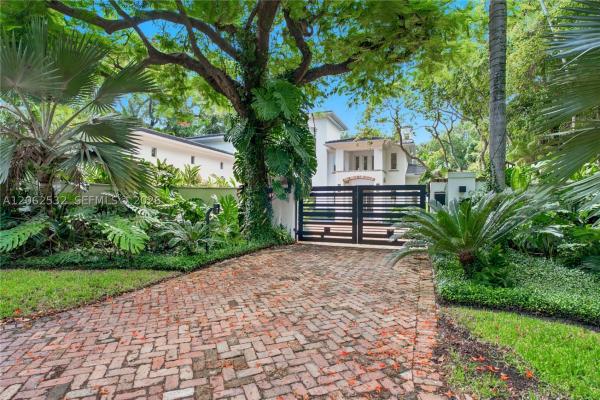 Brickells Flagler, 2820 Brickell Ave, Miami, Florida 33129, image 3