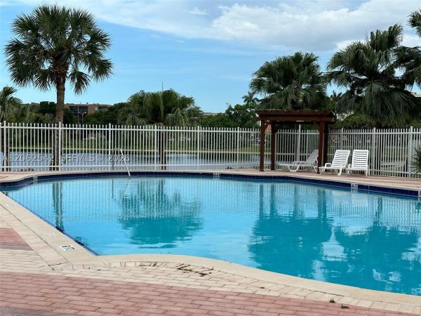 9359 Fontainebleau Blvd #F-417, Unincorporated Dade County, Florida 33172, image 2
