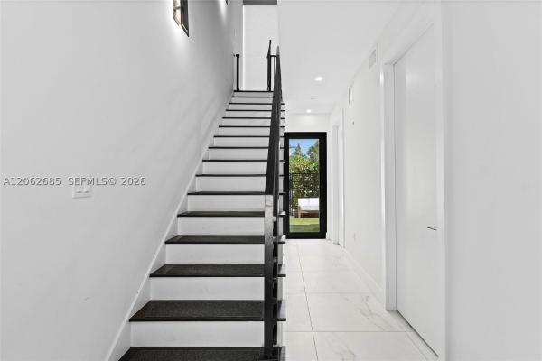 Lineo Lake Ridge, 1054 N Victoria Park Rd, Fort Lauderdale, Florida 33304, image 3