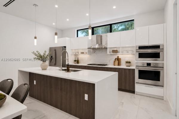 Lineo Lake Ridge, 1054 N Victoria Park Rd, Fort Lauderdale, Florida 33304, image 1