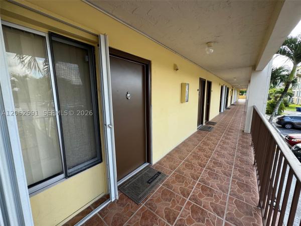 9240 Fontainebleau Blvd #204, Unincorporated Dade County, Florida 33172, image 2