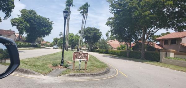 6005 NW 170th Ter, Hialeah, Florida 33015, image 2
