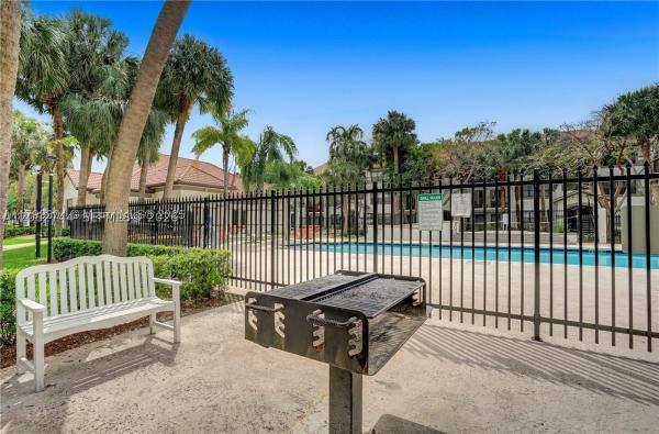 Hollywood Parc, 560 S Park Rd #23-7, Hollywood, Florida 33021, image 2