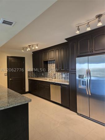 1800 NE 114th St #911, Unincorporated Dade County, Florida 33181, image 2