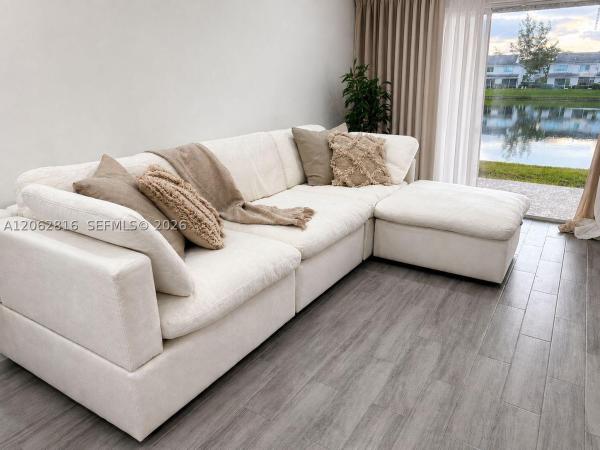 Banyan Oakridge, 4926 SW 32nd Ave #136, Dania Beach, Florida 33312, image 3