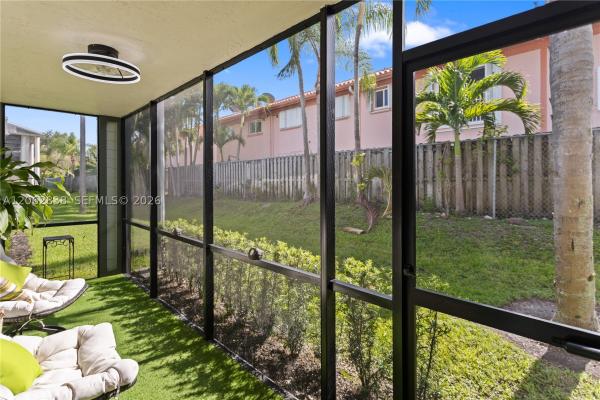 20760 NE 4th Ct #102, Unincorporated Dade County, Florida 33179, image 2