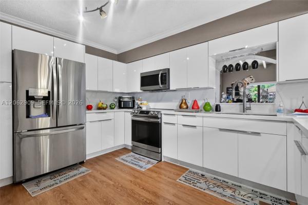 Lisa Manor, Hialeah, Florida 33012, image 2