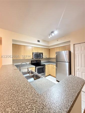 St Andrews At Nob Hill, 7940 N Nob Hill Rd #204, Tamarac, Florida 33321, image 2