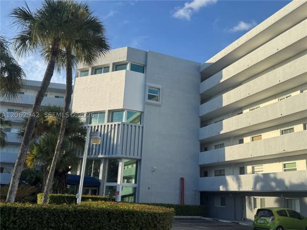 Eden Point, 4000 NE 170th St #606, North Miami Beach, Florida 33160, image 1