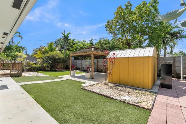 Gulfstream Estates, 806 NE 4th St #., Hallandale Beach, Florida 33009, image 1