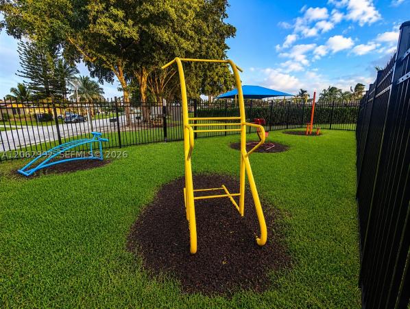 Mainlands Of Tamarac Lakes, 5716 NW 70th Ter, Tamarac, Florida 33321, image 1