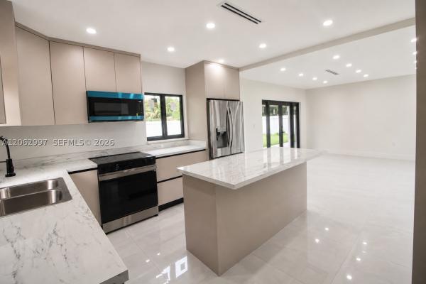 1571 NW 132nd St, Unincorporated Dade County, Florida 33167, image 2
