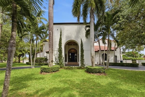 8215 Grand Canal Dr, Unincorporated Dade County, Florida 33144, image 3