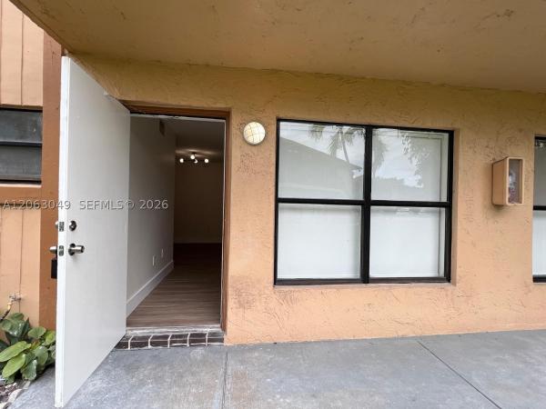Lago Grande, 2685 W 66th St #12-20, Hialeah, Florida 33016, image 3