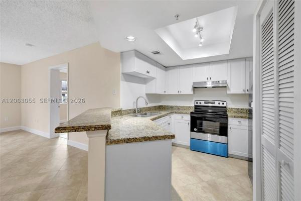 Village East, 2009 SE 10th Ave #302, Fort Lauderdale, Florida 33316, image 1