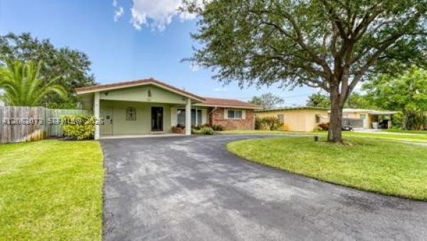 Pine Crest, 112 NE 10th Ave, Pompano Beach, Florida 33060, image 1