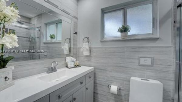 Pine Crest, 112 NE 10th Ave, Pompano Beach, Florida 33060, image 2
