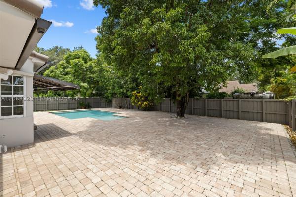 Redding Heights, 9350 NE 9th Pl, Miami Shores, Florida 33138, image 3