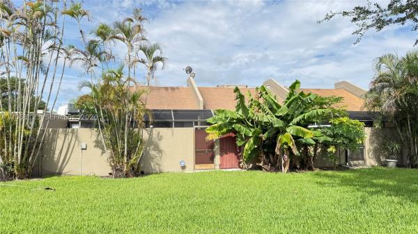 Villas West, 1151 Windward Dr, Pembroke Pines, Florida 33026, image 2