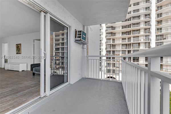 Leisure Beach, 200 S Birch Rd #1015, Fort Lauderdale, Florida 33316, image 2