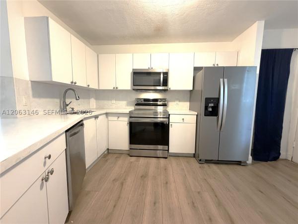 1770 NE 191st St #204-1, Unincorporated Dade County, Florida 33179, image 2