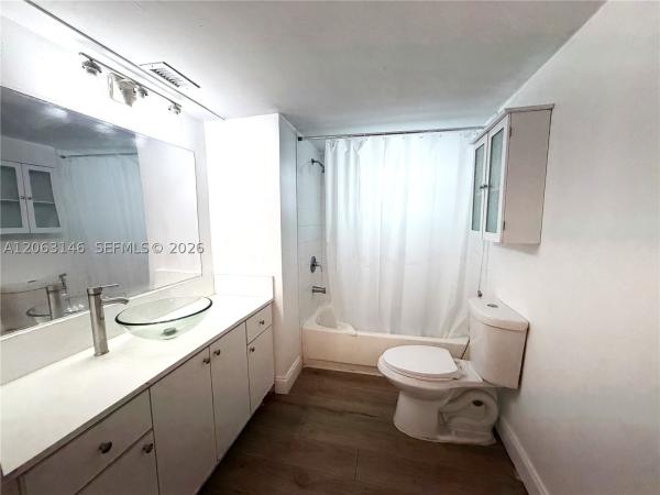 1770 NE 191st St #204-1, Unincorporated Dade County, Florida 33179, image 3