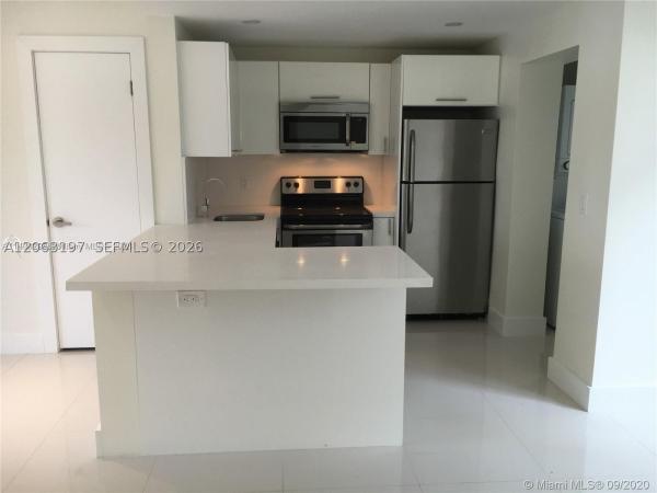 Lincoln Terrace, 1620 Bay Rd, Miami Beach, Florida 33139, image 2