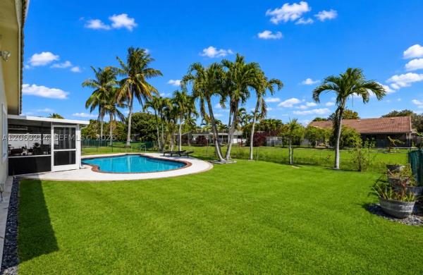 Castlewood, 3701 NW 114th Ave, Coral Springs, Florida 33065, image 2