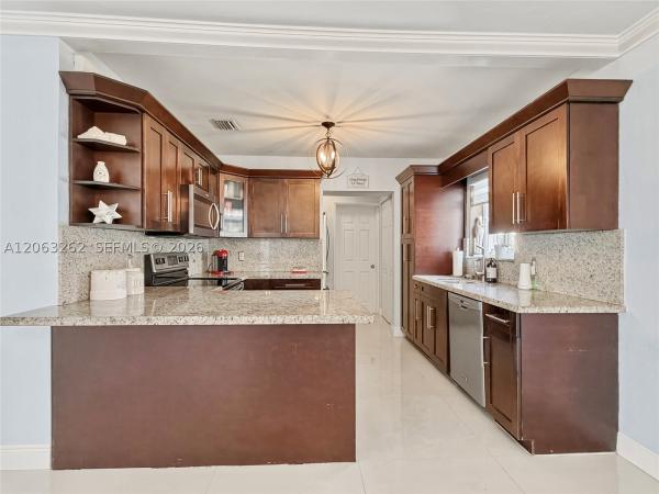 8625 SW 42nd St, Unincorporated Dade County, Florida 33155, image 3