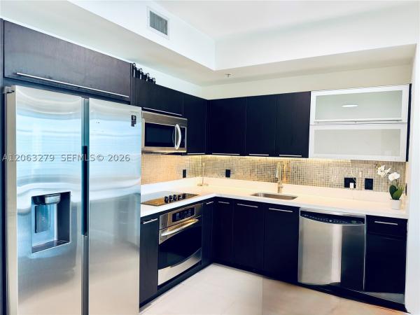 The Ivy At Riverfront, 90 SW 3rd St #3902, Miami, Florida 33130, image 1