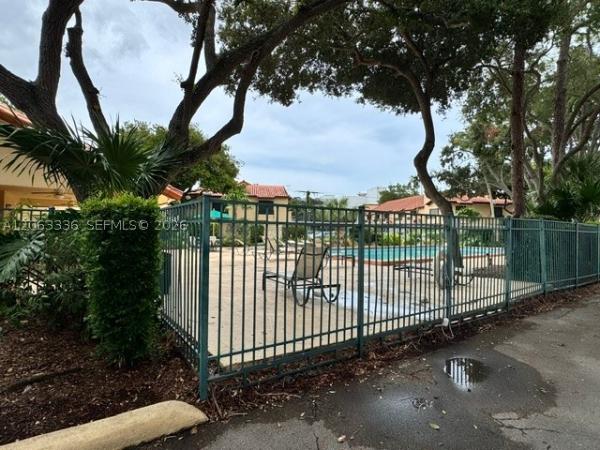 10005 SW 77th Ct, Unincorporated Dade County, Florida 33156, image 2