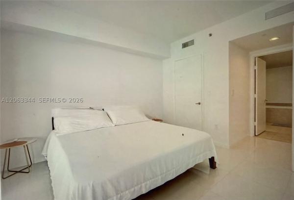 Icon Brickell Tower 1, 475 Brickell Ave #4909, Miami, Florida 33131, image 1