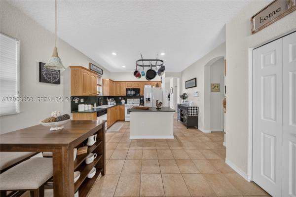 16437 SW 76th Ter, Unincorporated Dade County, Florida 33193, image 3