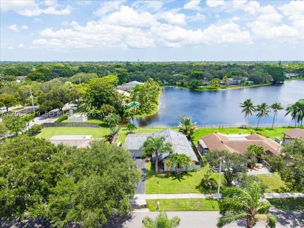 Stonebridge, 4201 W Sailboat Dr #1, Cooper City, Florida 33026, image 2
