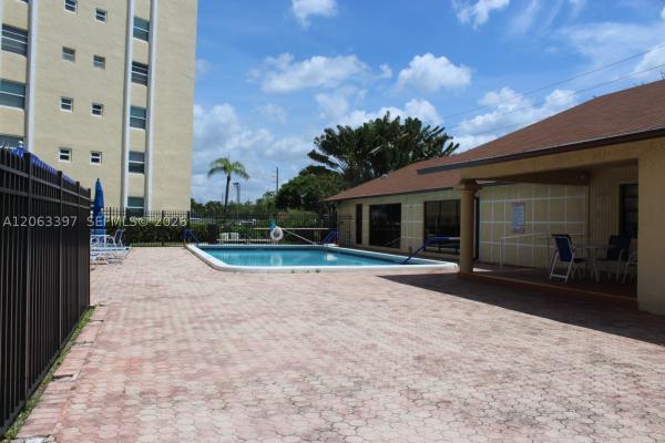 Meadowbrook Lakes View, 401 SE 3rd St #608, Dania Beach, Florida 33004, image 2