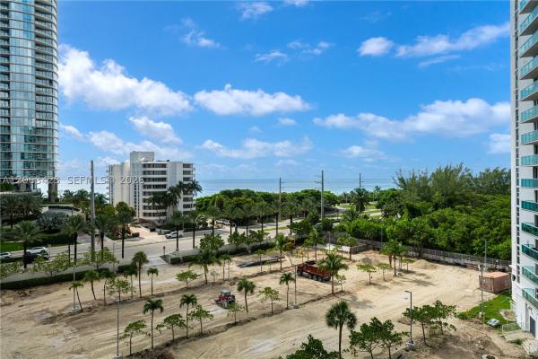 Arlen House East, 100 Bayview Dr #709, Sunny Isles Beach, Florida 33160, image 3