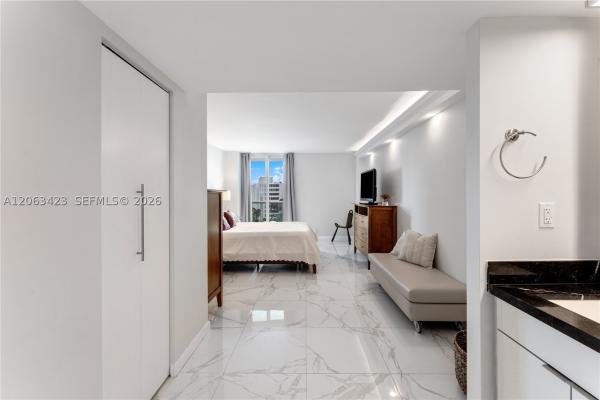Arlen House East, 100 Bayview Dr #709, Sunny Isles Beach, Florida 33160, image 2