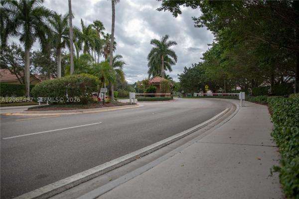 Springside Lake, 924 Falling Water Rd, Weston, Florida 33326, image 1