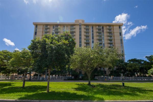 Vecino Del Mar, 2350 NE 135th St #1503, North Miami, Florida 33181, image 3