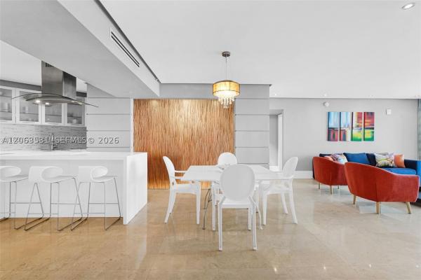 La Perla, 16699 Collins Ave #1103, Sunny Isles Beach, Florida 33160, image 2