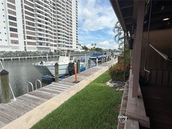 Harbourwood Villas, 2645 S Parkview Dr, Hallandale Beach, Florida 33009, image 1