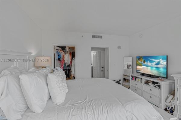 Moon Bay Of Miami, 500 NE 29th St #706, Miami, Florida 33137, image 2