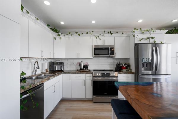 Fairbanks Terrace South, 1201 S Riverside Dr #301, Pompano Beach, Florida 33062, image 3