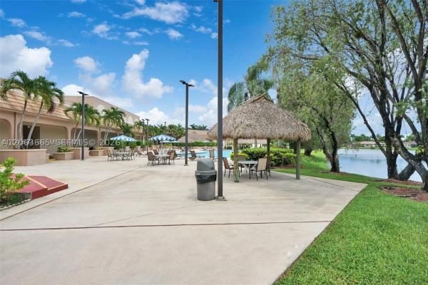 Weston Lakes 21, 440 Lakeview Dr #204, Weston, Florida 33326, image 1
