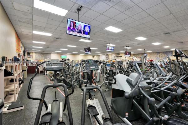 Weston Lakes 21, 440 Lakeview Dr #204, Weston, Florida 33326, image 3