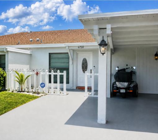 Camelot Village, 6720 Moonlit Dr, Delray Beach, Florida 33446, image 1
