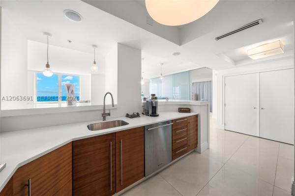 Yacht Club At Portofino, 90 Alton Rd #PH-3209, Miami Beach, Florida 33139, image 2